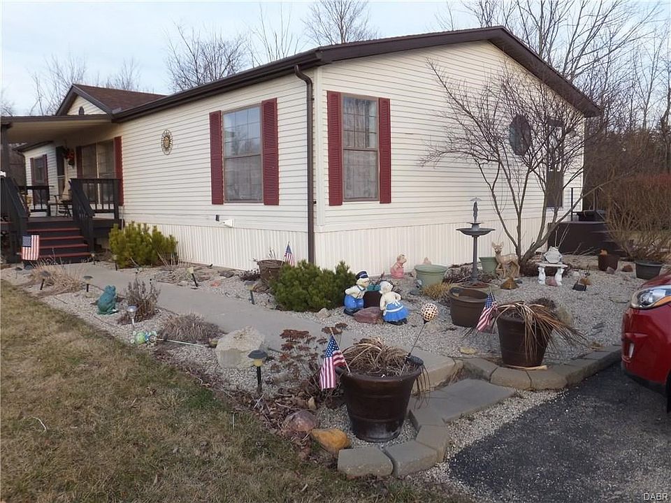 1st image of 322 Magnolia Ct