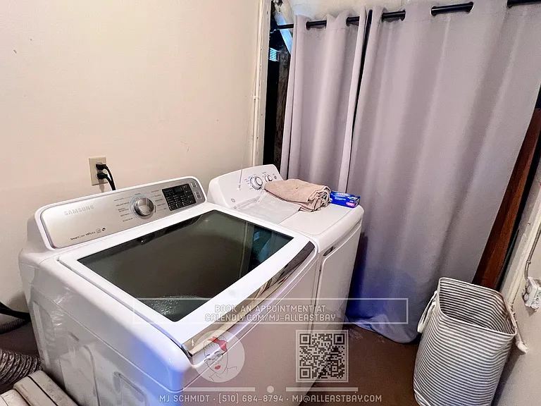 Large top floor 3 bedroom fully furnished walking distance to UC Berkeley Campus! — Photo 8