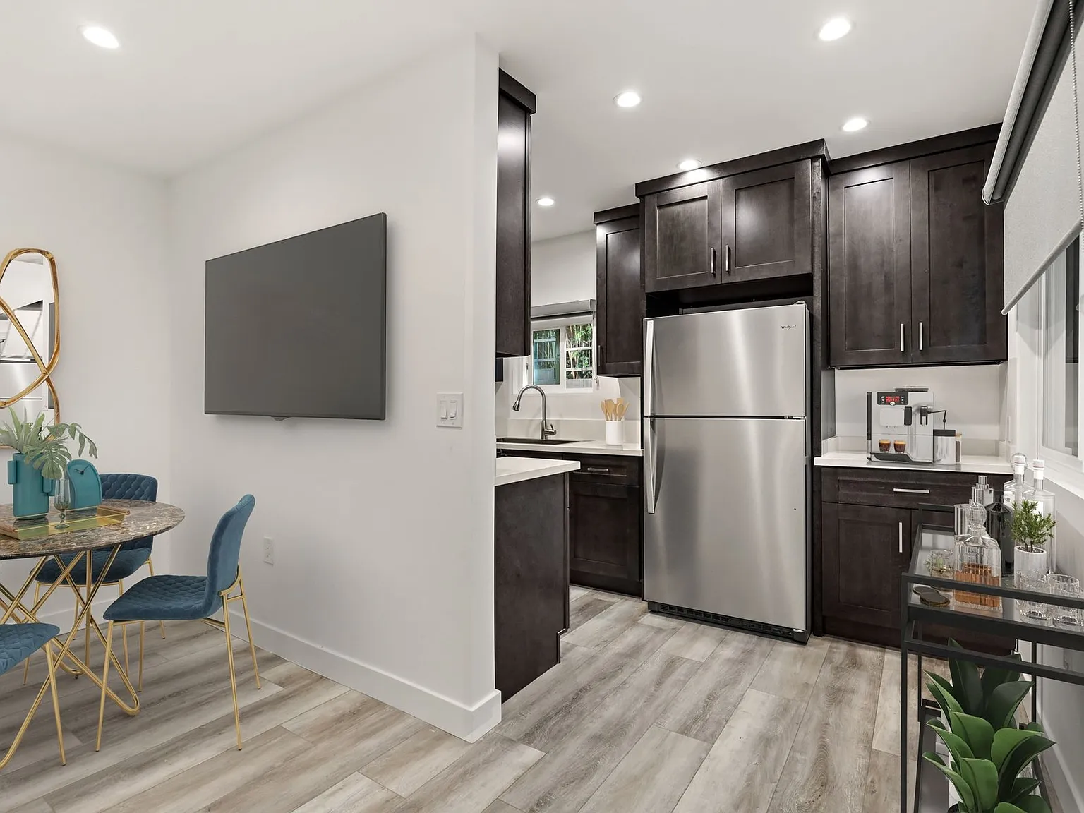 410 Lucas Avenue Apartments — Photo 2