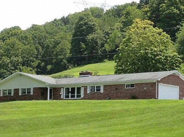 651 Mitchell Valley Dr, Marion, VA 24354