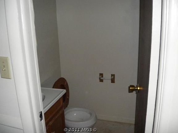 5th image of 840 Churchill Dr