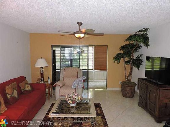 5th image of 4000 NW 44th Ave APT 407