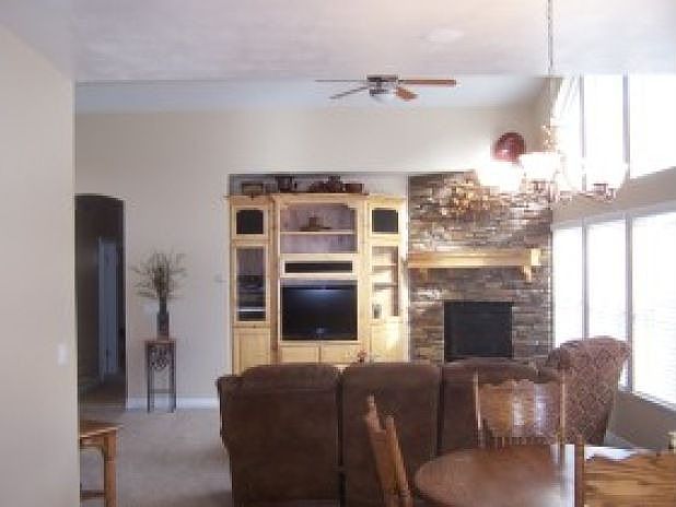 2nd image of 3922 N Summer Ridge Rd