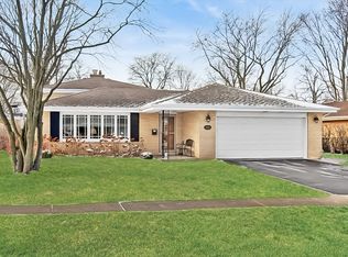 906 S We Go Trl, Mount Prospect, IL 60056