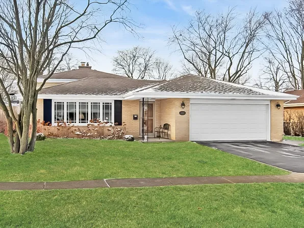 906 S We Go Trl, Mount Prospect, IL 60056