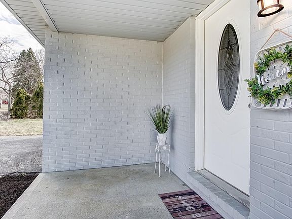 5th image of 13817 Stonehenge Cir