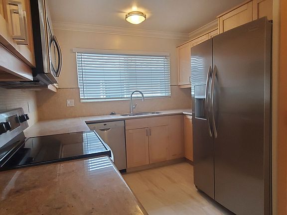 2nd image of 767 Roble Ave #3