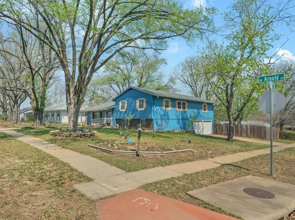 3228 SW Arnold Ave, Topeka, KS 66614