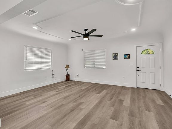 5th image of 750 Collins Ave