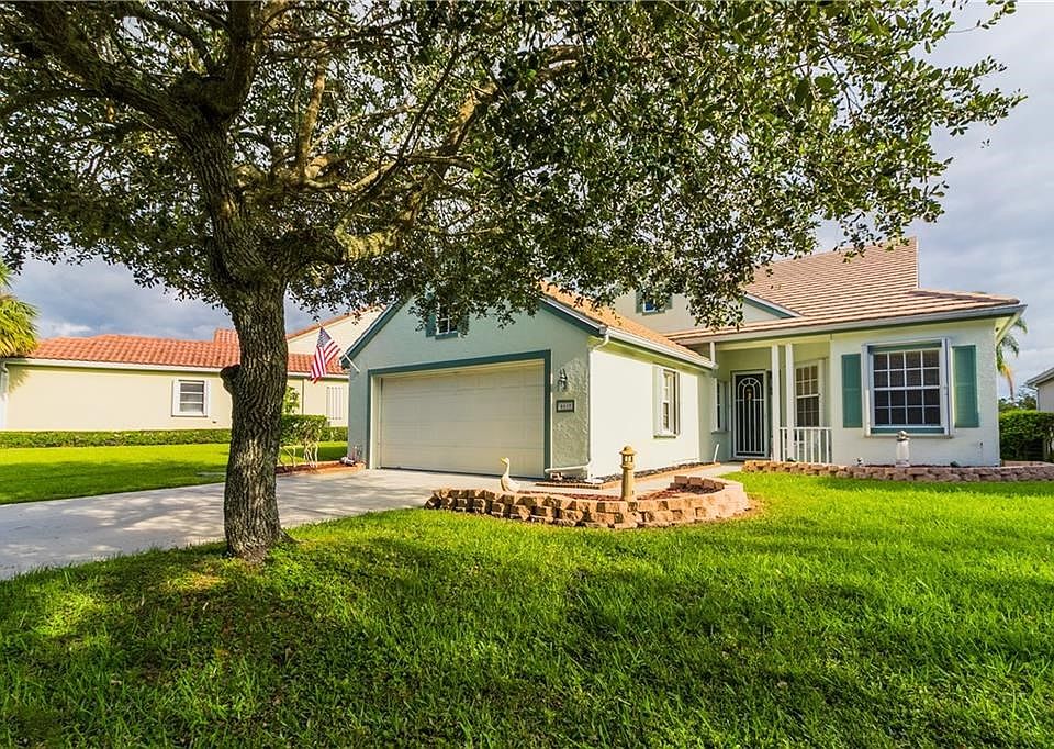 Beautiful home on quiet cul-de-sac. Lots of room to stretch out.  New roof 2009.