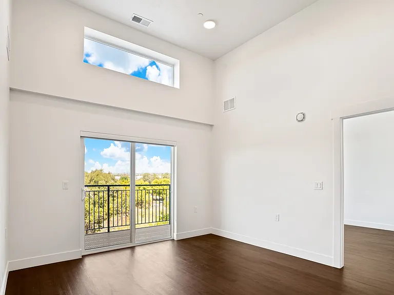 The Parkway Apartments — Photo 30