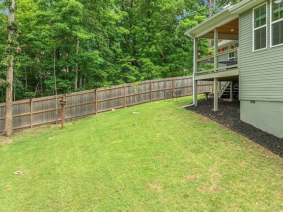 3rd image of 16 Hambleton Dr