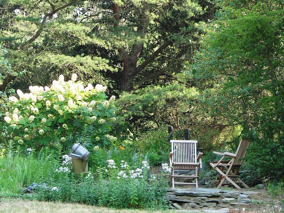 Flagstone Terrace