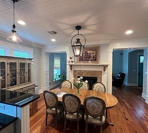 5th image of 1848 Fig St