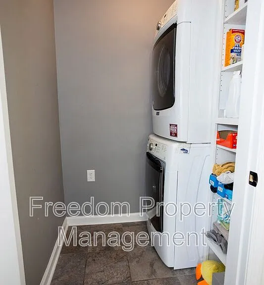 6197 Edwards Dr — Photo 18