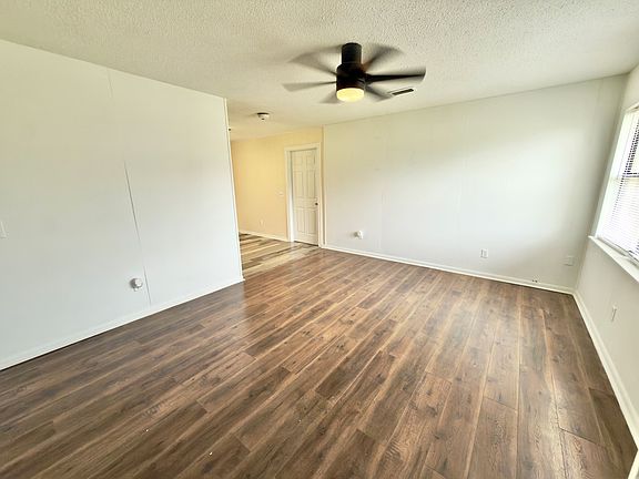 4th image of 109 Victoria Dr