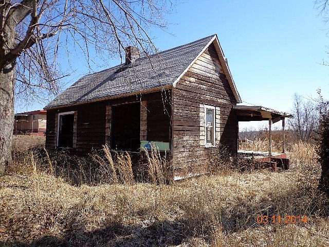 2nd image of 416 Holmes St