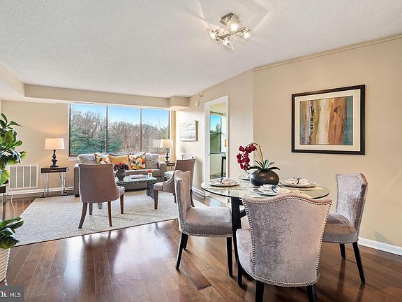 2nd image of 10101 Grosvenor Pl APT 701