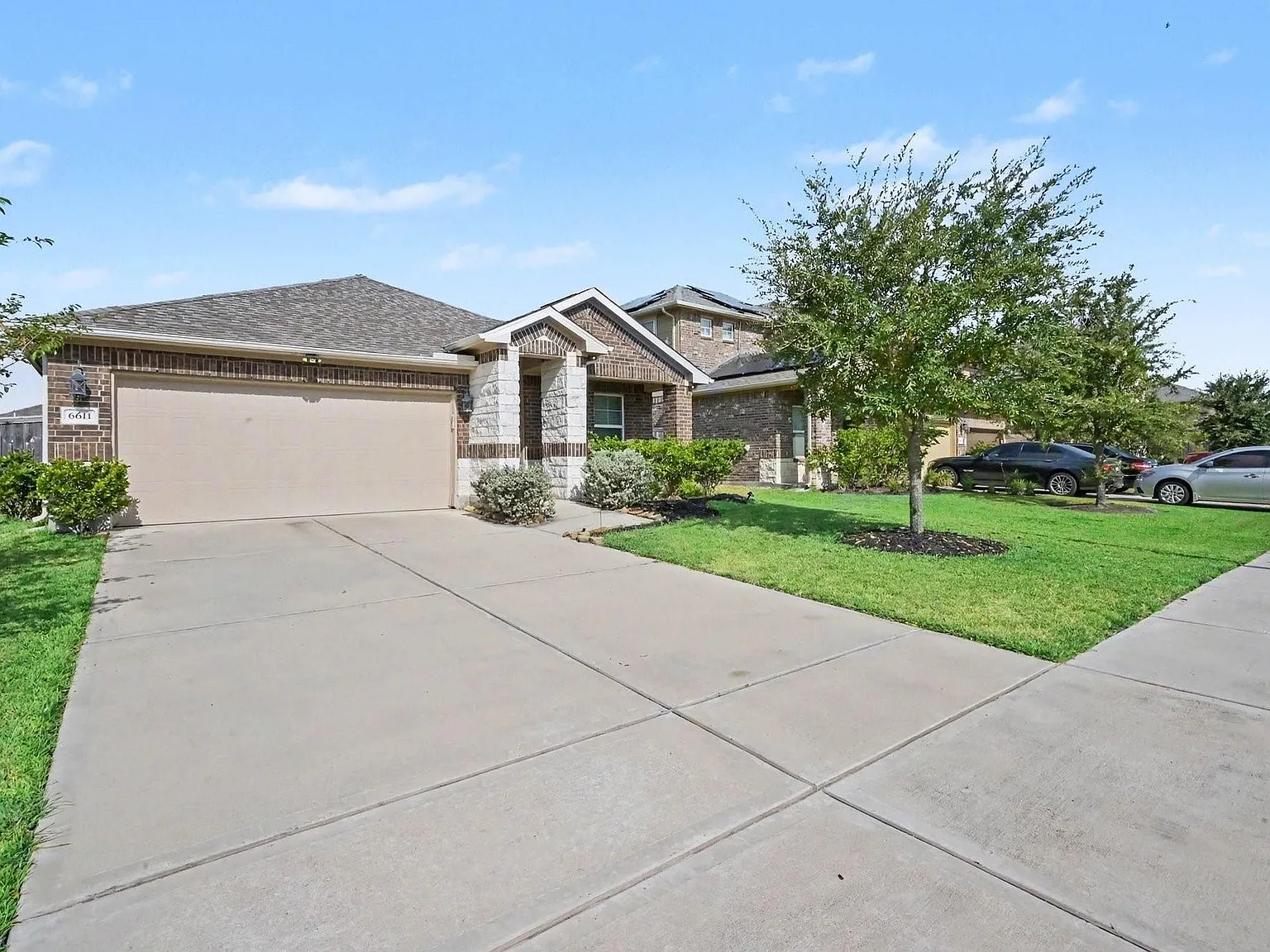 3 bed, 2.0 bath, 1688 sqft, $2,300 — Photo 3