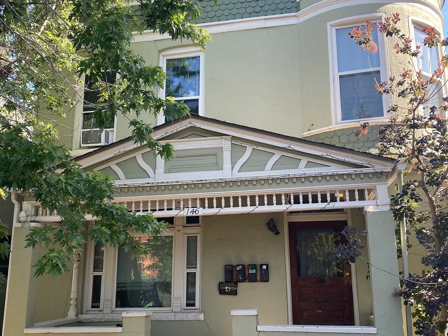Studio, 650 sqft, $1,200 — Photo 2