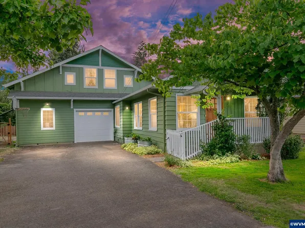 411 SW Cedarwood Ave, McMinnville, OR 97128