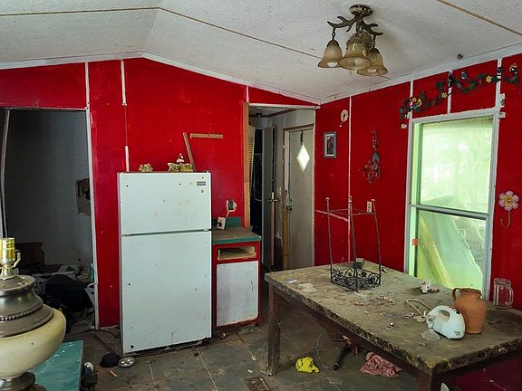 3rd image of 1378 Old Federal Rd S