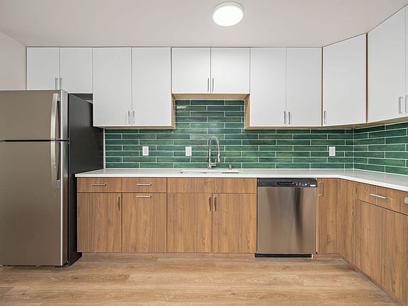 4th image of 4267 Woodland Park Ave N APT 101