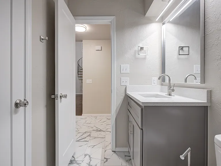 405 Sundance Ln — Photo 24