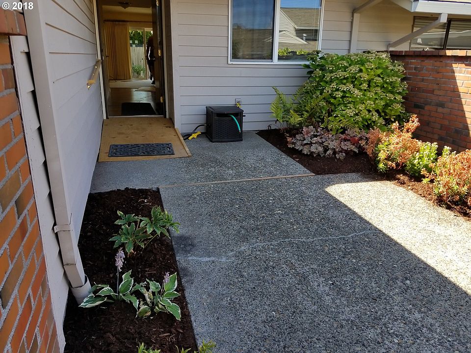 2nd image of 16855 SW Monterey Ln