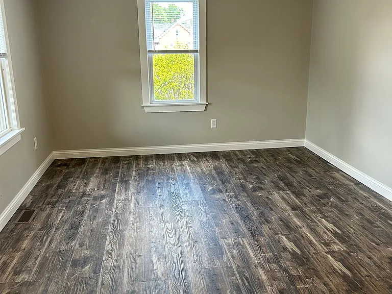 1212 S River St — Photo 5