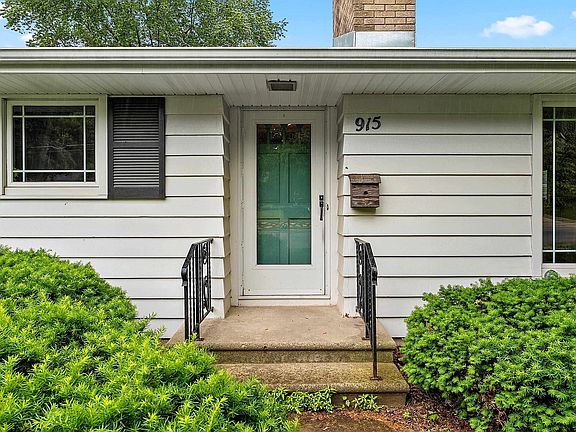 2nd image of 915 Tommark St