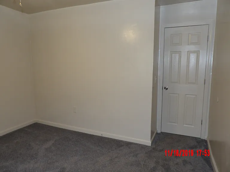 1716 N Jordan Ave — Photo 15