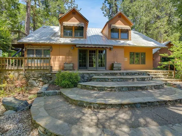 14189 Meadow Dr, Grass Valley, CA 95945