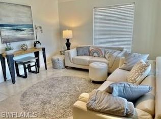 552 93rd Ave N, Naples, FL 34108