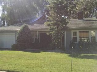 15 Woodrow Wilson Dr, Edison, NJ 08820