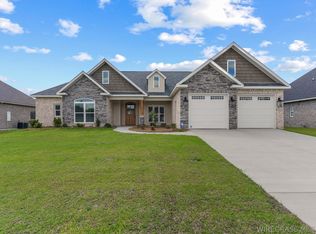 327 Lakes Dr, Enterprise, AL 36330