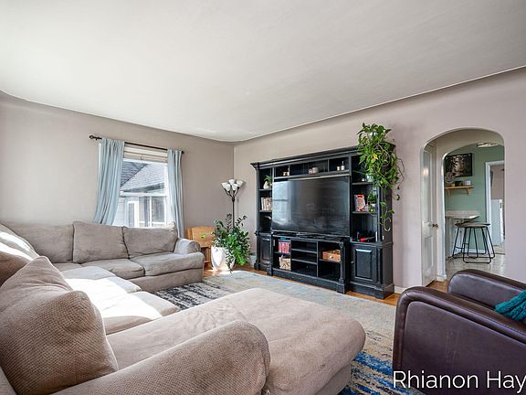 4th image of 2251 Meurs Ct SW