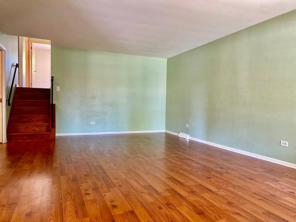 5th image of 2820 W 98th St