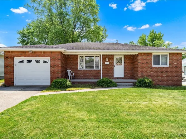 85 Mitchell Dr, Tonawanda, NY 14150
