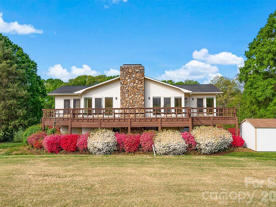 1st image of 443 Gleneagles Rd W