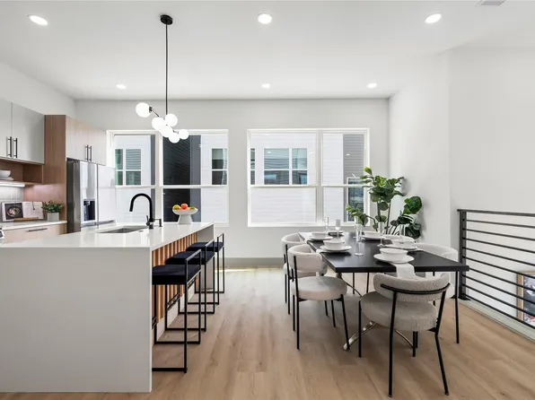 2948 Pitzlin St, Houston, TX 77023