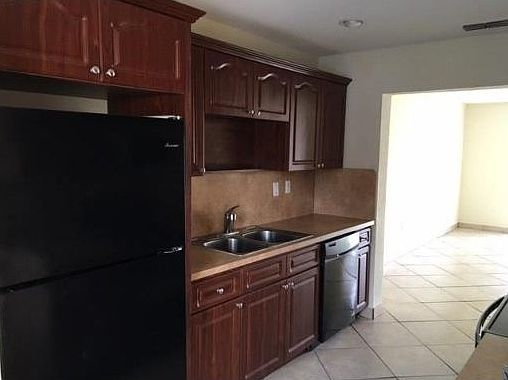 1st image of 204 Palm Cir E