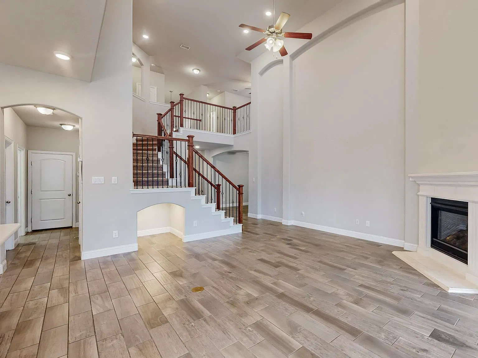 5 bed, 3114 sqft, $3,500 — Photo 4