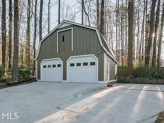 4th image of 2619 Gleneagles Dr