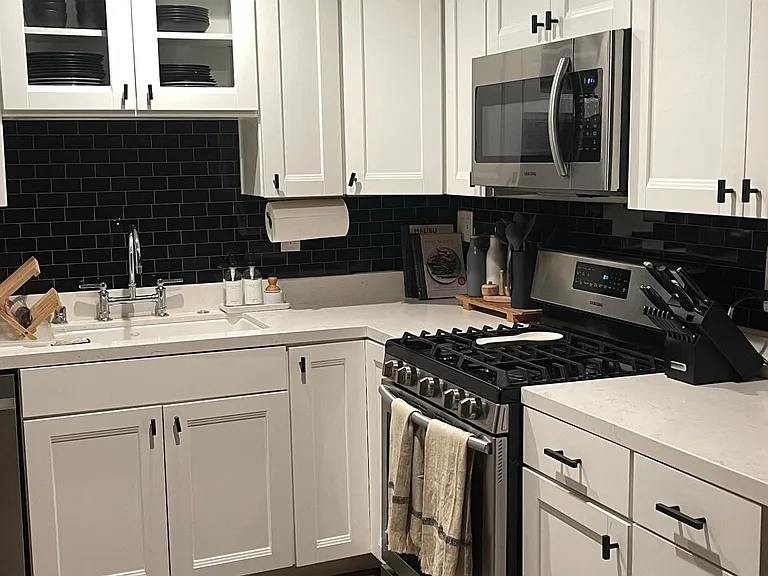 393 Erbes Rd #6 — Photo 2