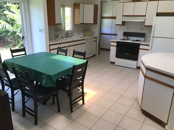 Dining Area & Kitchen 