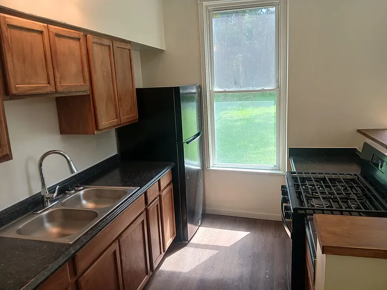 1240 Sunset Ave #1 — Photo 2