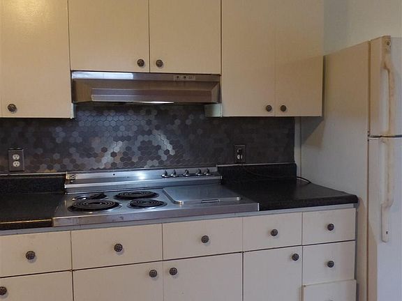 4th image of 7065 Avenue B