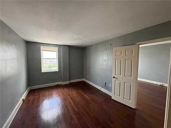 5th image of 1205 Saint Charles Ave APT 1402