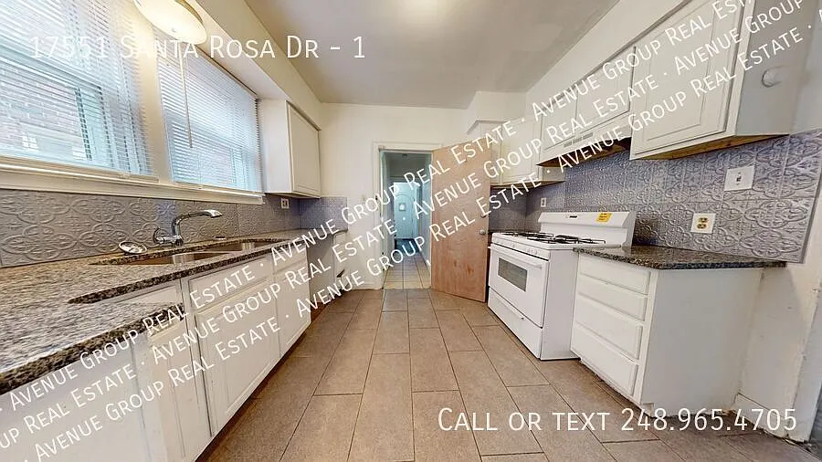 Building Photo - 17551 Santa Rosa Dr #1